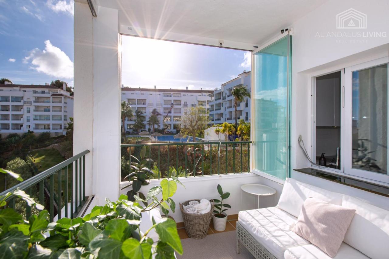 Scandinavian Seaview Terrace: Miraflores Beach Retreat Malaga Exterior photo
